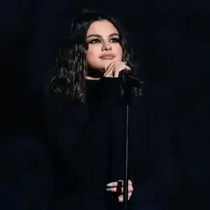 Selena Gomez - Bio, Top 20 Best English Songs