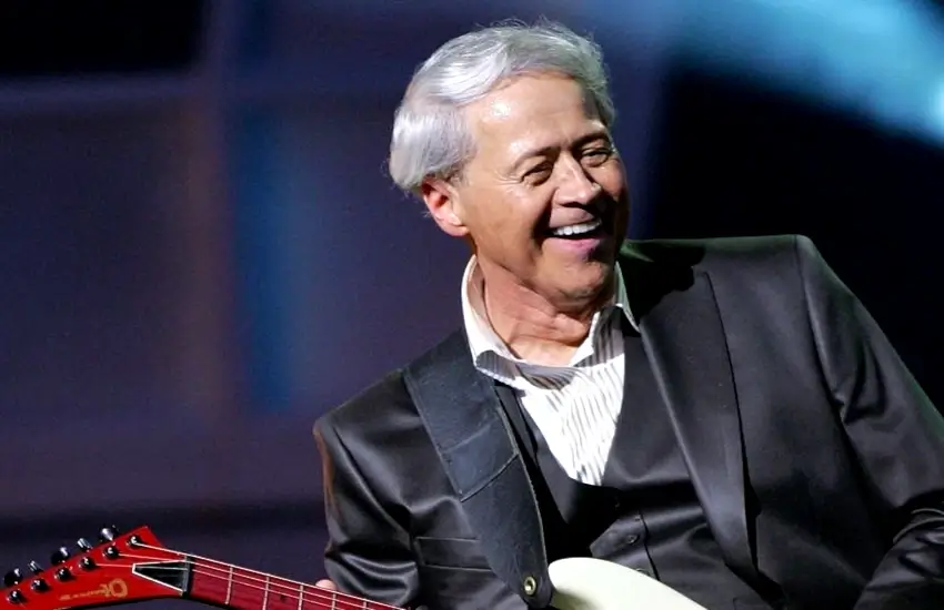 Wayne Osmond - Osmonds Singer and Guitarist, Dies at 73